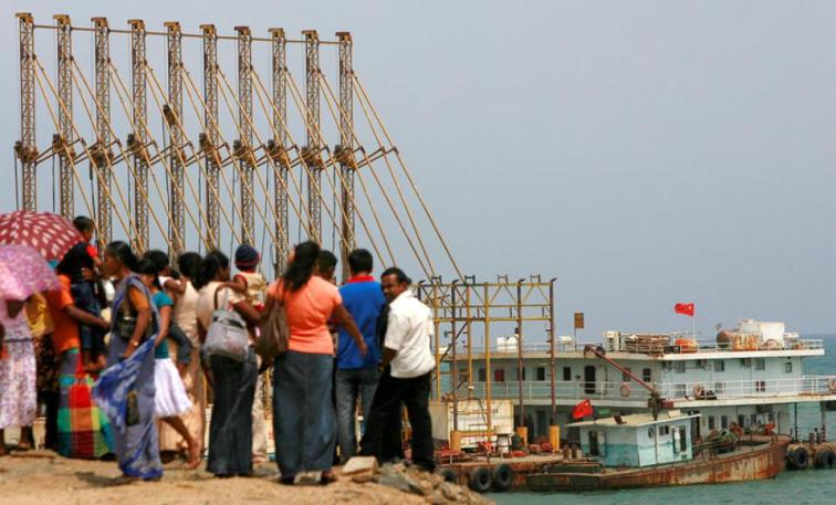 shipping-chinese-visitors-dredging-hambantota-water-lankan_de5bd55c-eacf-11e6-93cc-bb55973994db